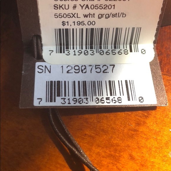 Authentic Gucci Watch with documents and case - Picture 2 of 6